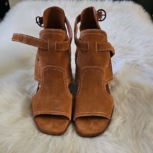Lucky Brand Tan Heeled Boots